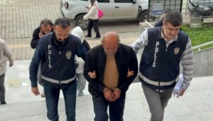 kiralik aracla kaza yapan oglu yuzunden banka soydu IELzpW9H.jpg