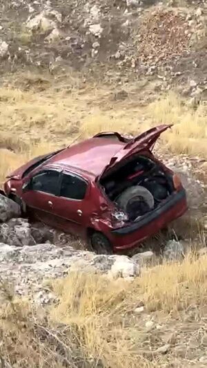 mardinde sarampole devrilen otomobilin surucusu yaralandi FJhb8MB9.jpg